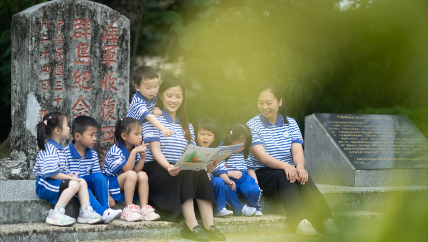外国运动员也来冰雪大世界蹦迪,2025新澳彩管家婆正版资料大全,公开决策资料解释落实_精英版V8.63